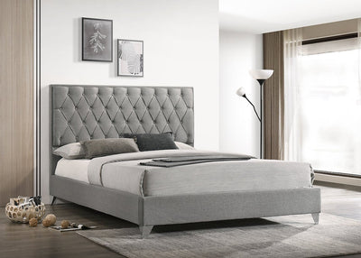 Light Grey Fabric Platform Bed W/ Diamond Pattern Button Details and Chrome Legs - IF-5225-Q-G